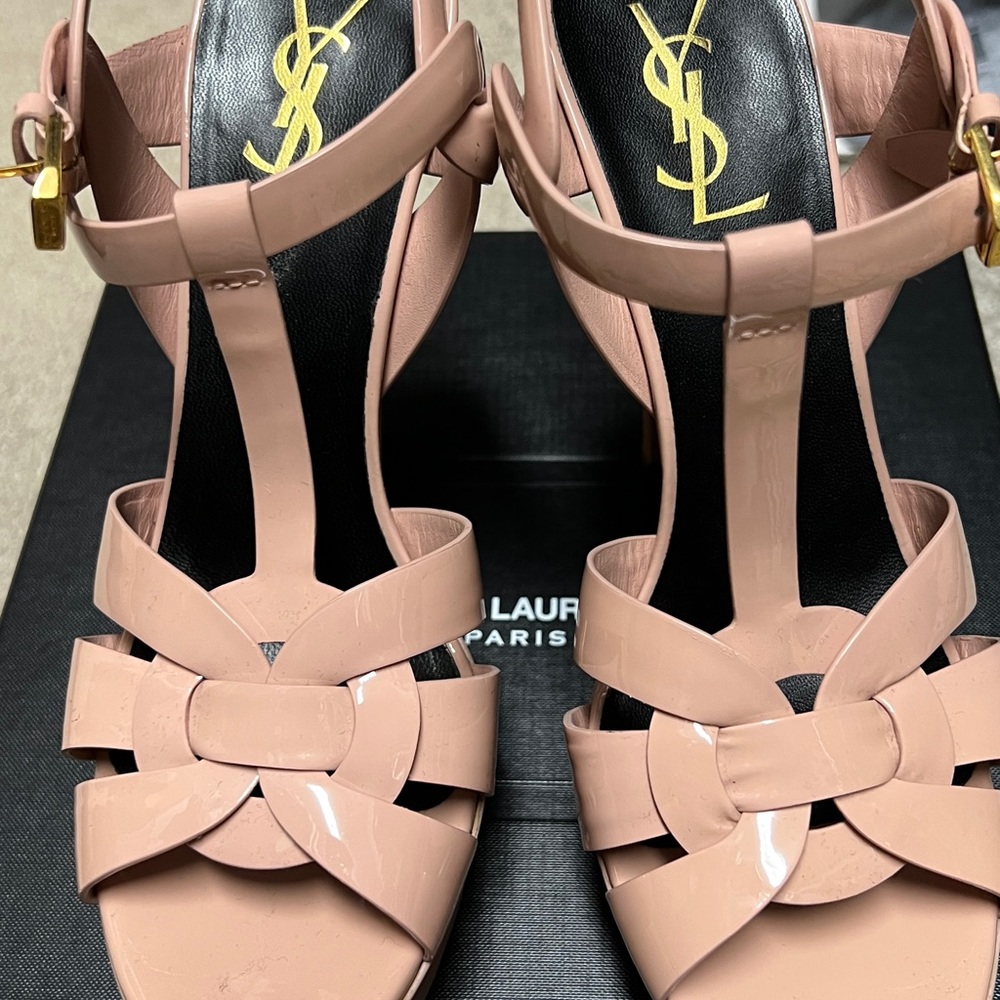 YSL shoes Pale Pink patent leather tribute - Size 38.5/size 7.5.